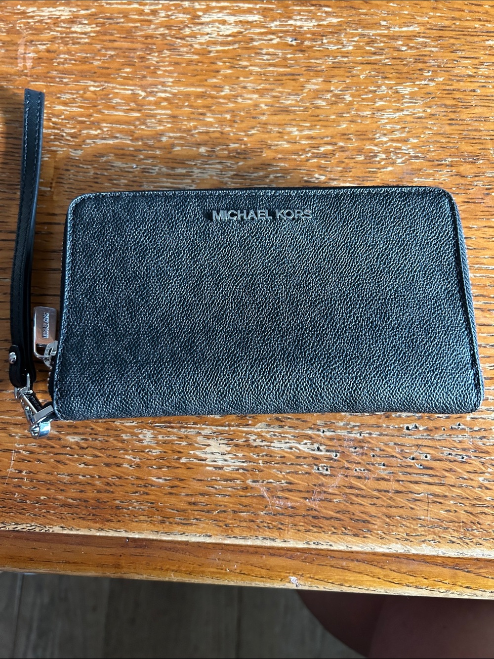 Michael Kors Black Leather Zip-Around Wristlet Card Case